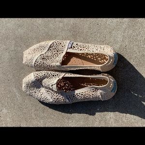Lace Toms (Slip On’s)